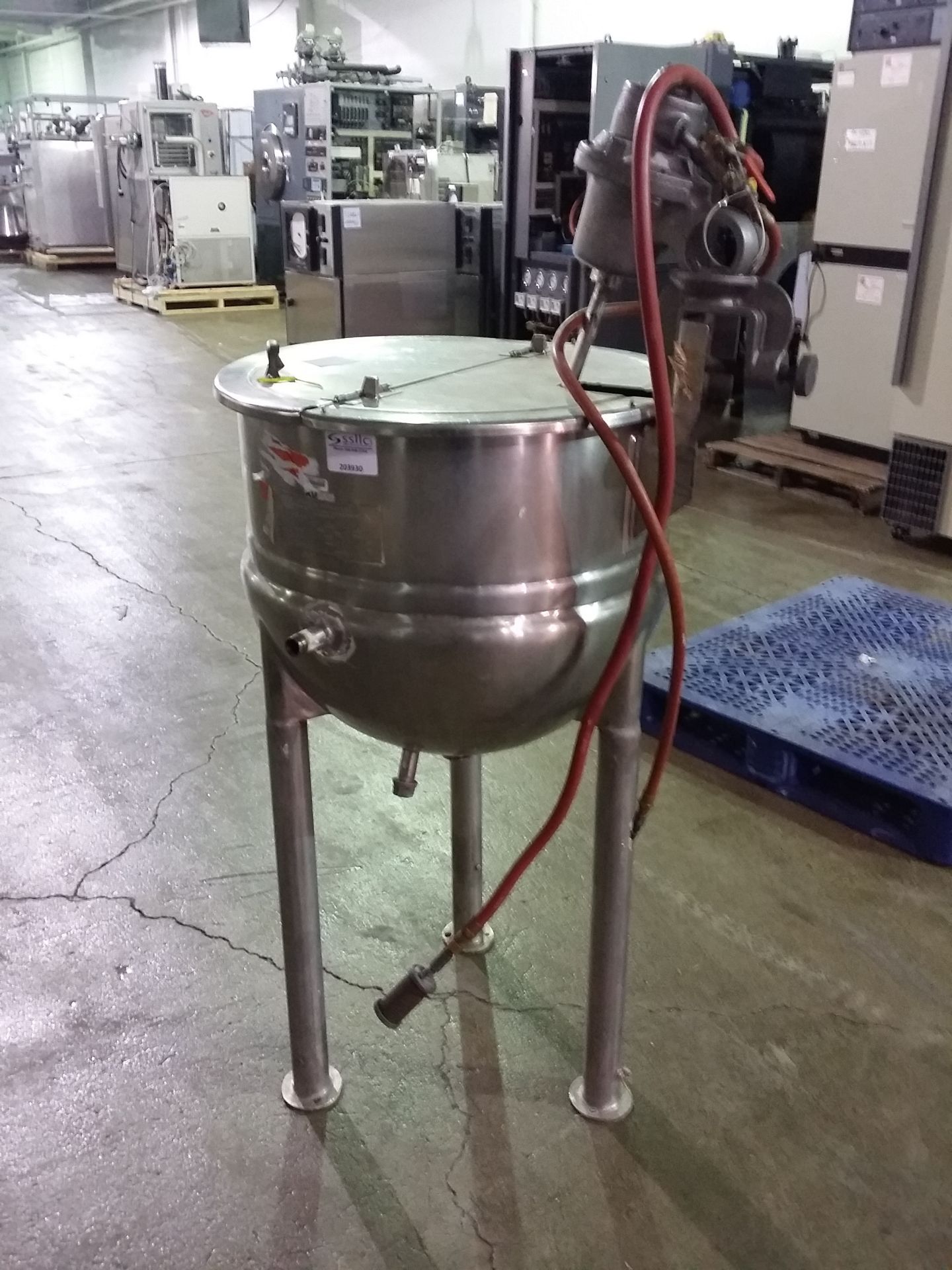 30 gallon Lee Industries kettle, stainless steel construction, open top with lid, hemispherical - Image 2 of 7