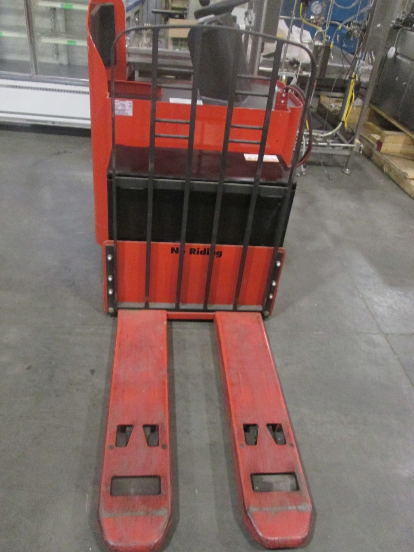 Raymond Model 19 ELF Rider Pallet Truck - Image 3 of 9