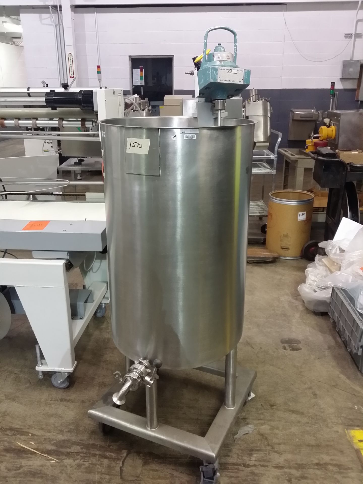 70 gallon stainless steel tank, 24" diamter x 36" straight side, open top, dished bottom, with clamp