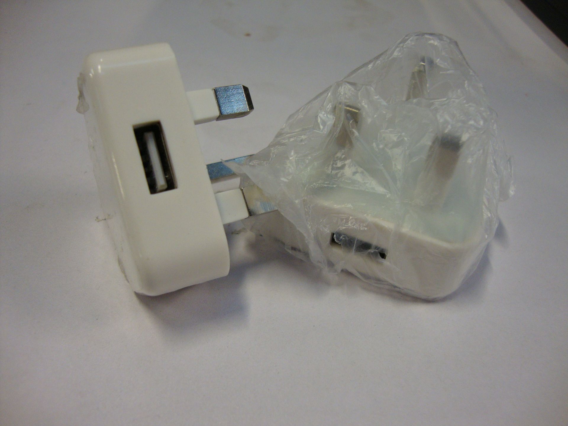 100 off model A1299 5v/1a USB chargers, input 100-240v, 54/60Hz - Image 4 of 4