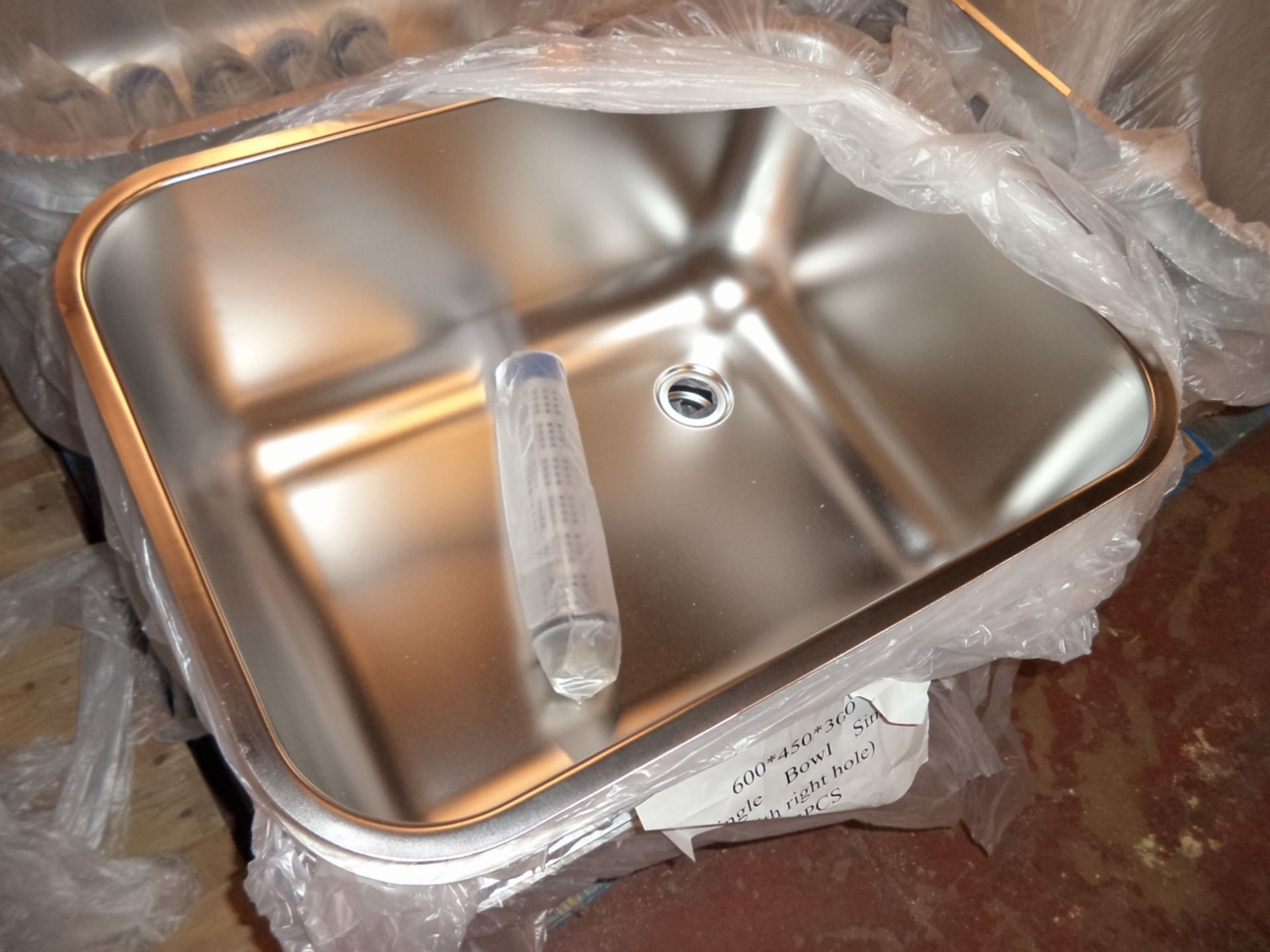 40 off rectangular stainless steel single bowl sinks, in each instance including a waste pipe, in - Image 4 of 4
