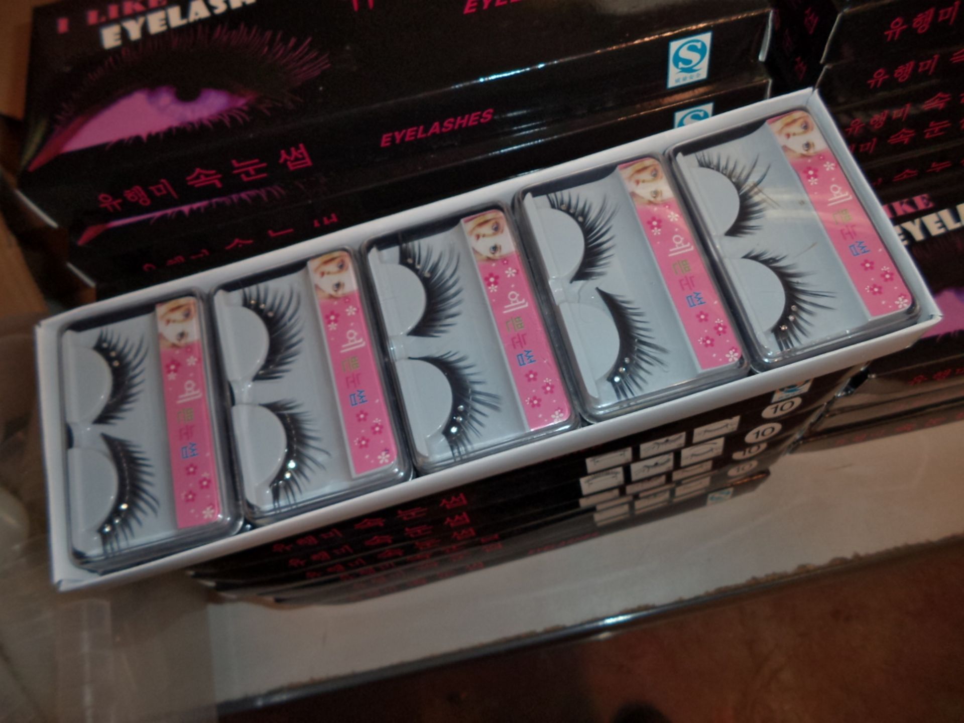 20 boxes containing a total of 200 individually packaged pairs of false eyelashes - Image 2 of 2