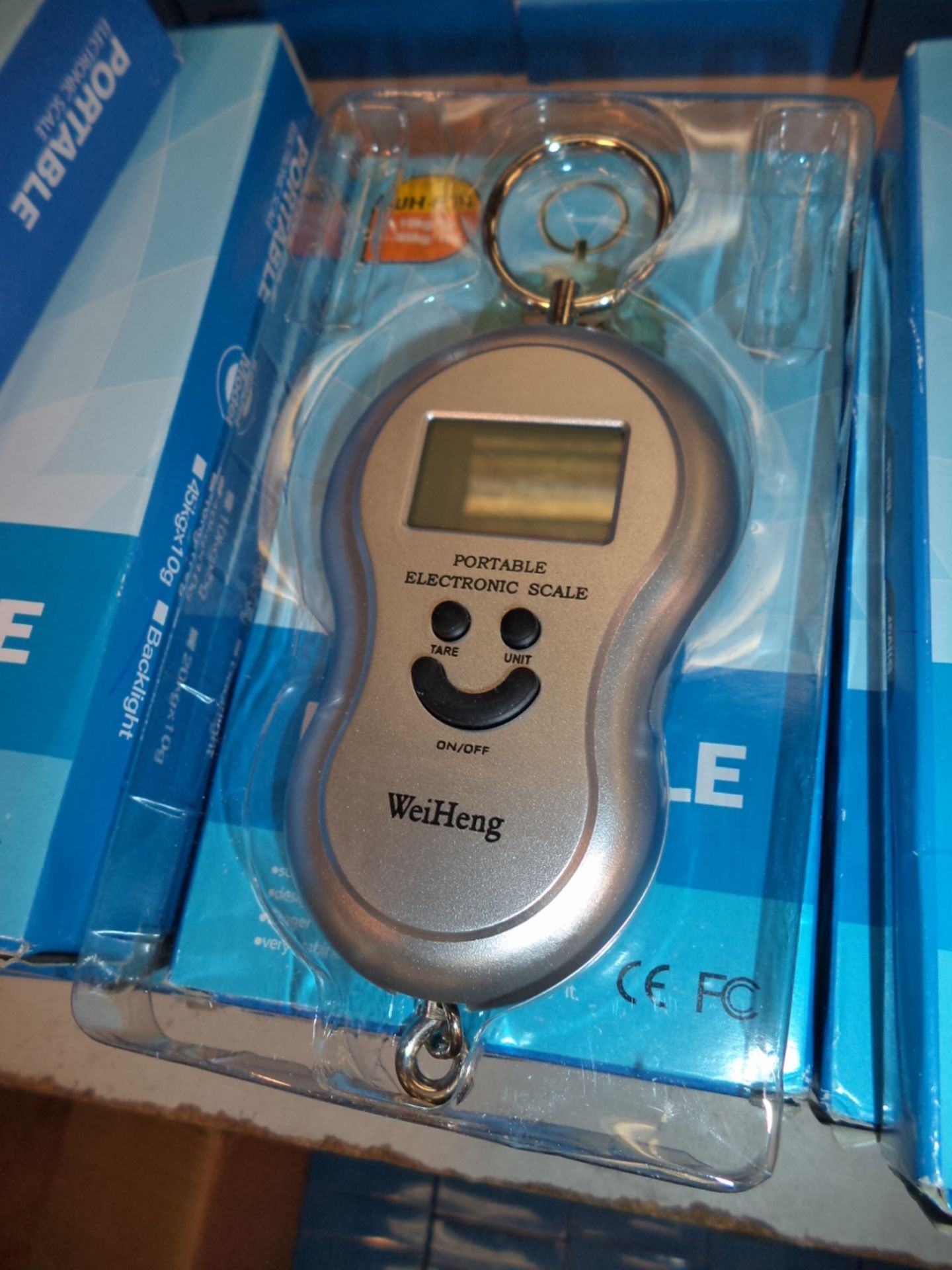 20 off portable electronic digital scales, weight capacity 0-10kg in 5g increments and 10-45kg in - Image 2 of 3