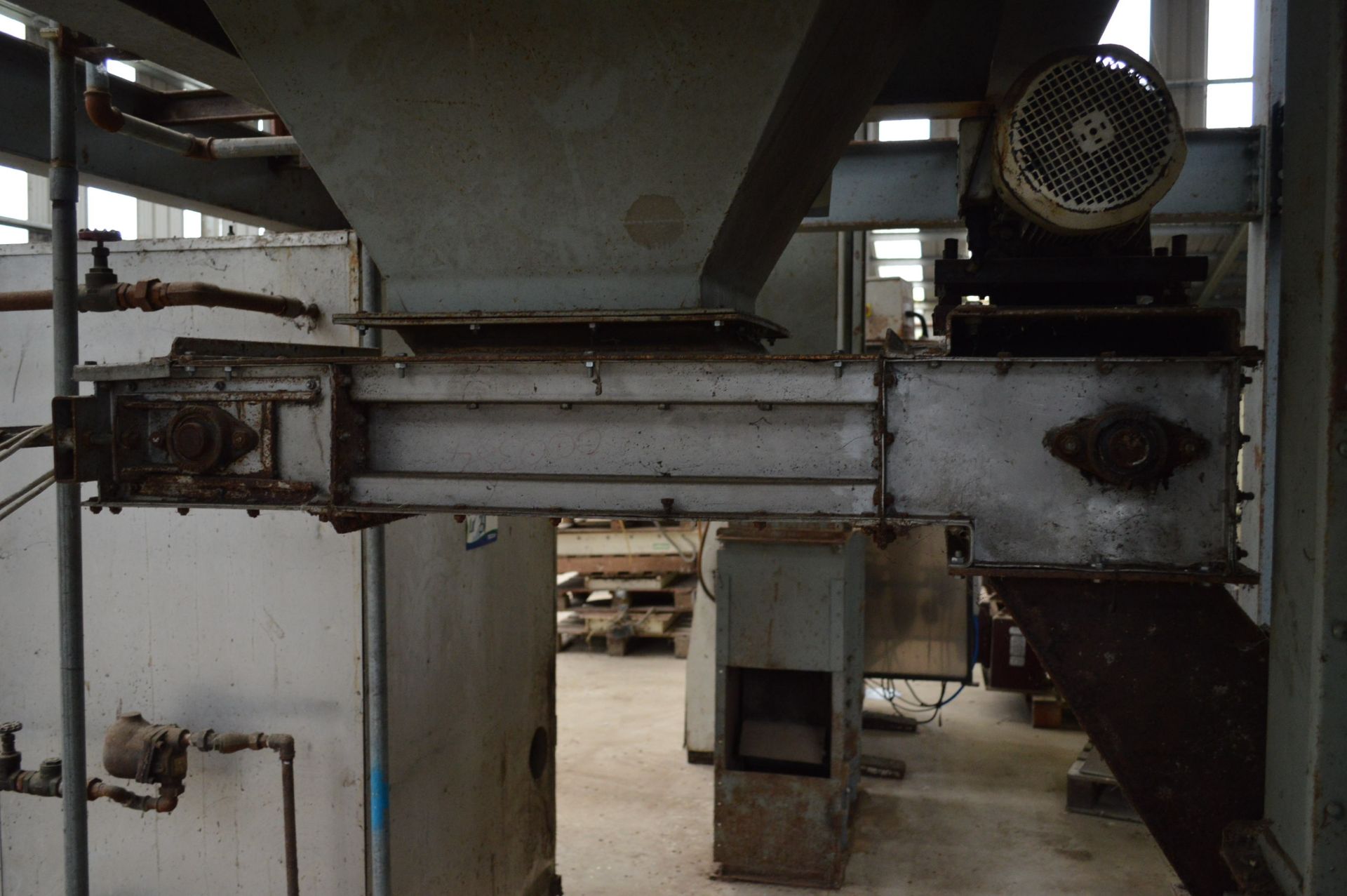 Stainless Steel Cased CF33 Chain and Scraper Conveyor, 1.1m centres long, with geared electric motor - Image 2 of 2