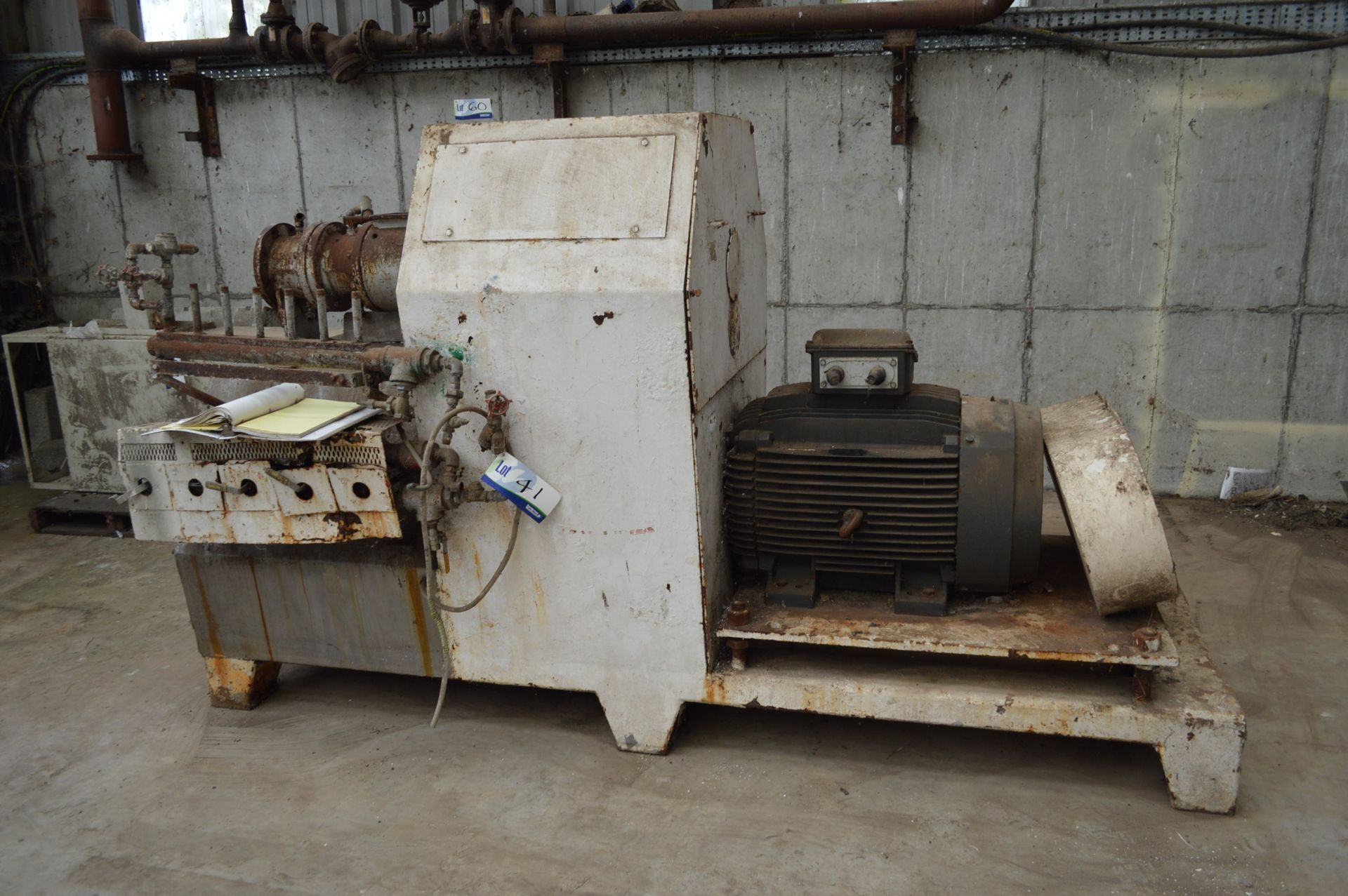 Wenger EXTRUDER, serial no. 8312-8693, with Weg 55kW electric motor and equipment on two pallets