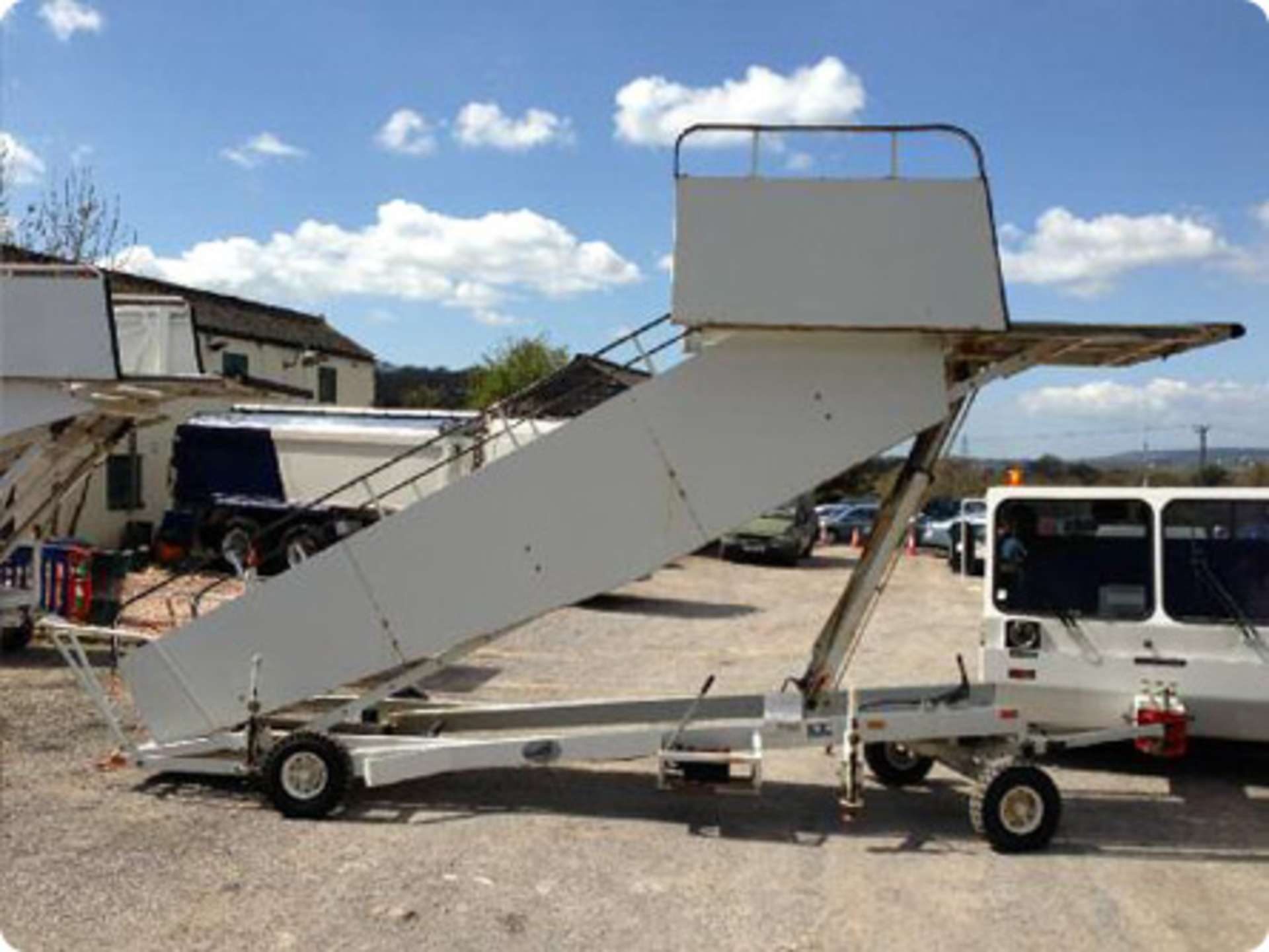 Towable aircraft boarding stairs