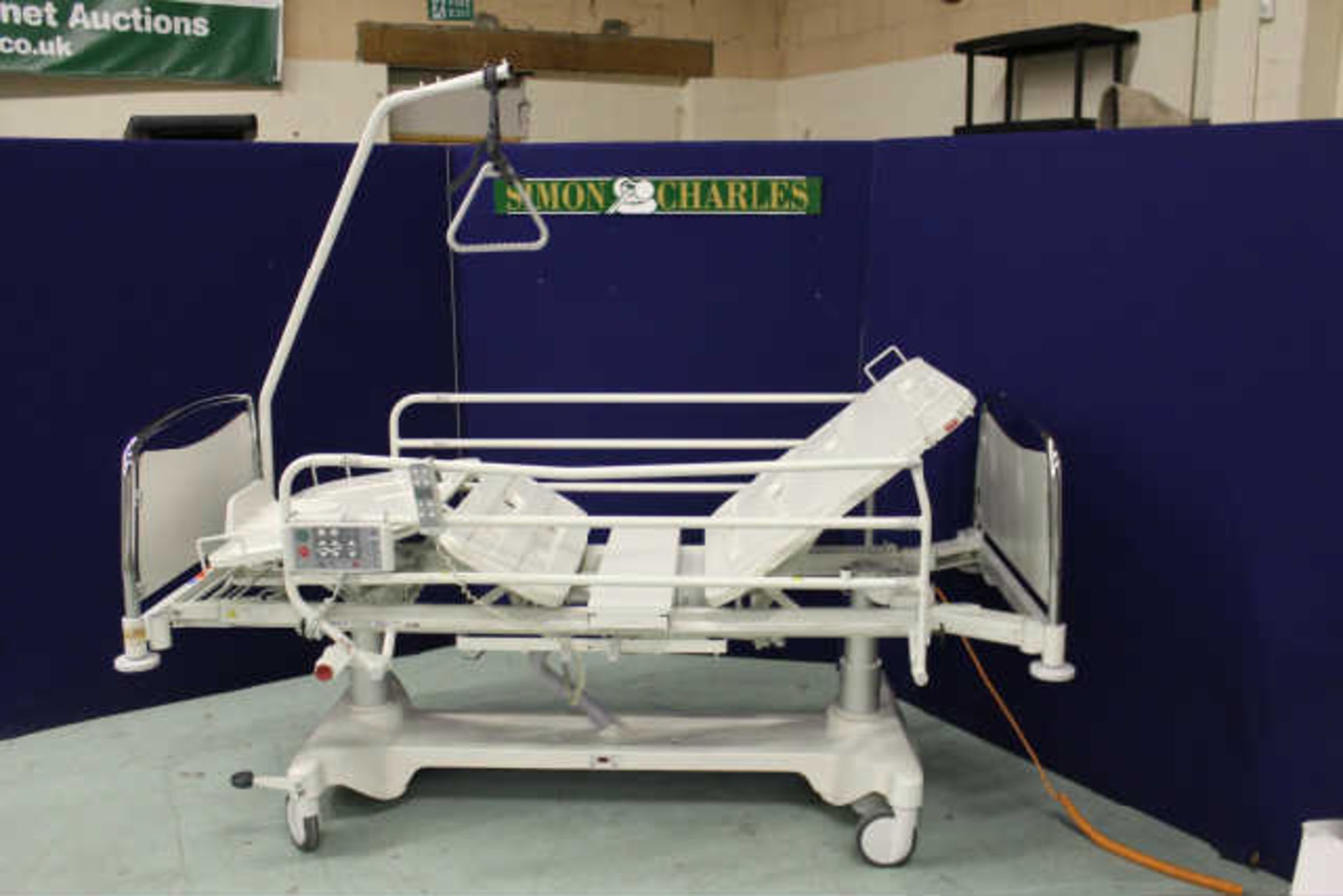 ELEGANZA STANDARD 3000 CPR ADJUSTABLE ELECTRICAL HOSPITAL BED WITH STANDARD 110V INDUSTRIAL PLUG AND - Image 2 of 2