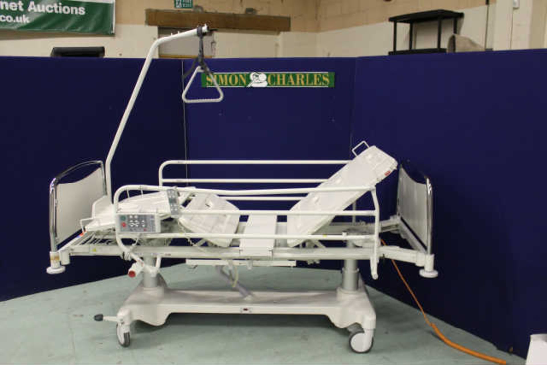 ELEGANZA STANDARD 3000 CPR ADJUSTABLE ELECTRICAL HOSPITAL BED WITH STANDARD 110V INDUSTRIAL PLUG AND