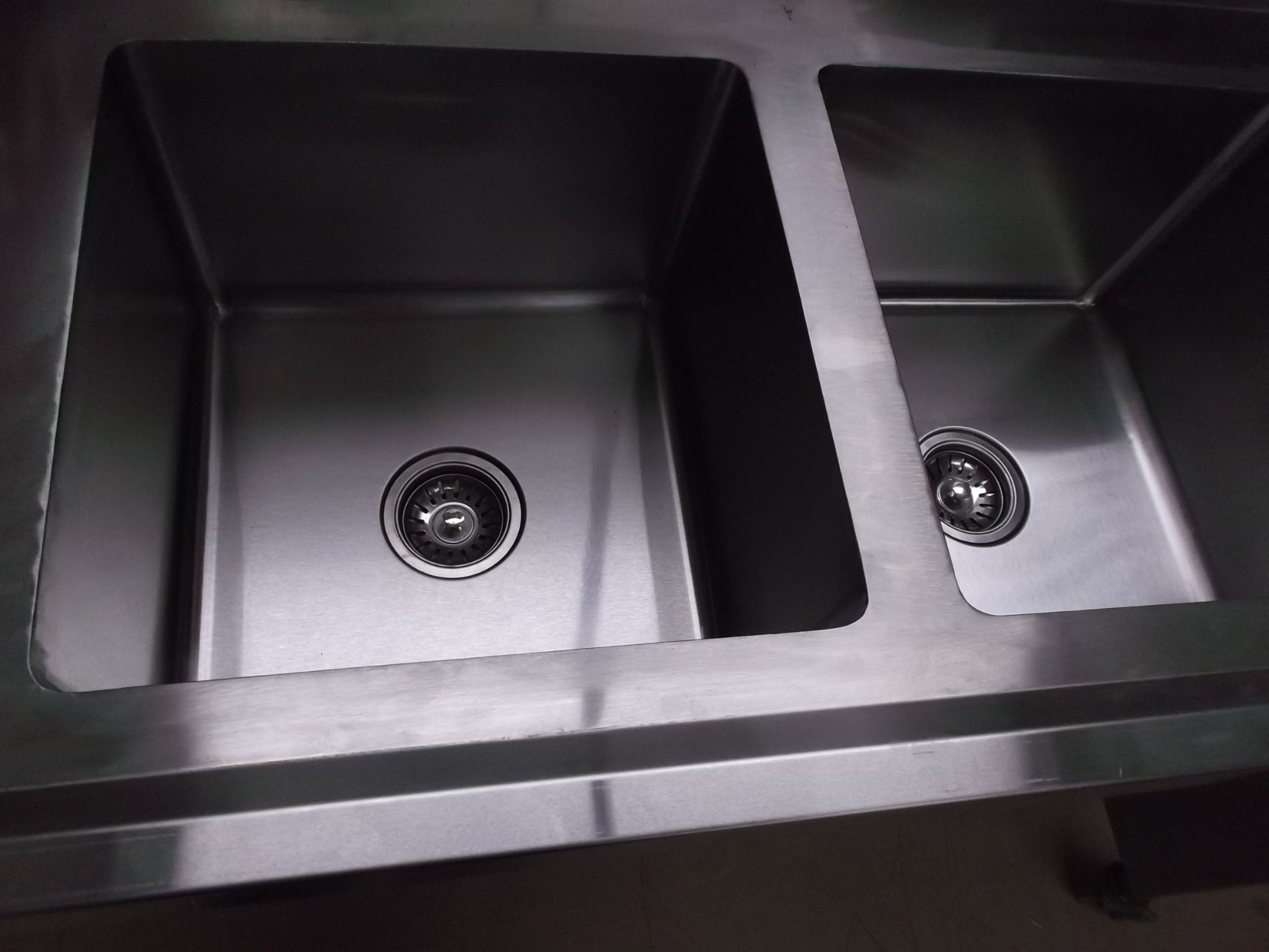 New Stainless Steel Double Bowl Sink Unit LHD

1500 mm long

Adjustable Feet.

Boxed - Image 2 of 4