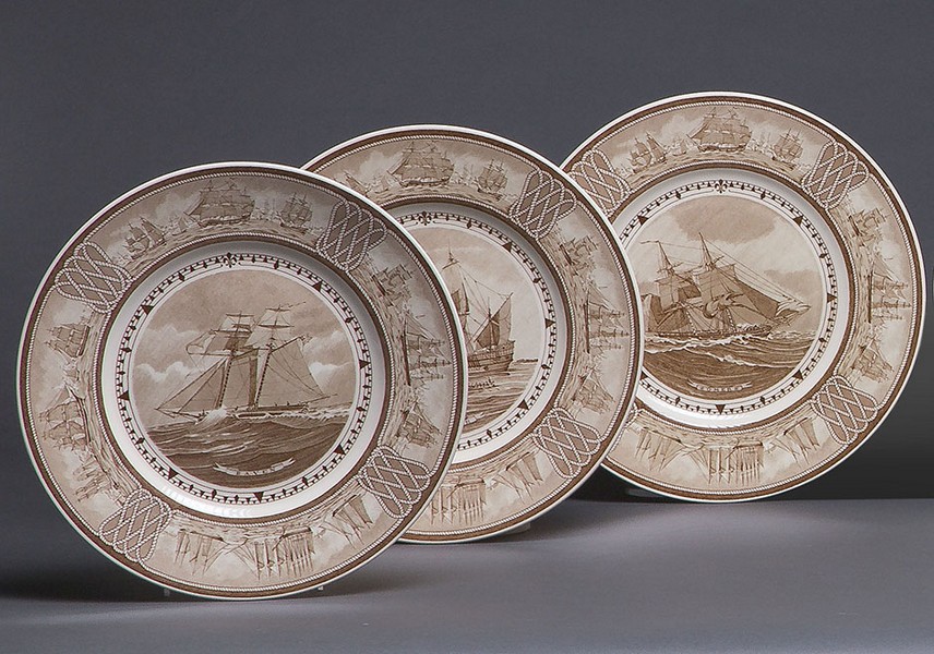 SET OF TWELVE WEDGE-WOOD BROWN TRANSFER PRINTED AMERICAN SAILING SHIP CERAMIC DINNER PLATES 20th