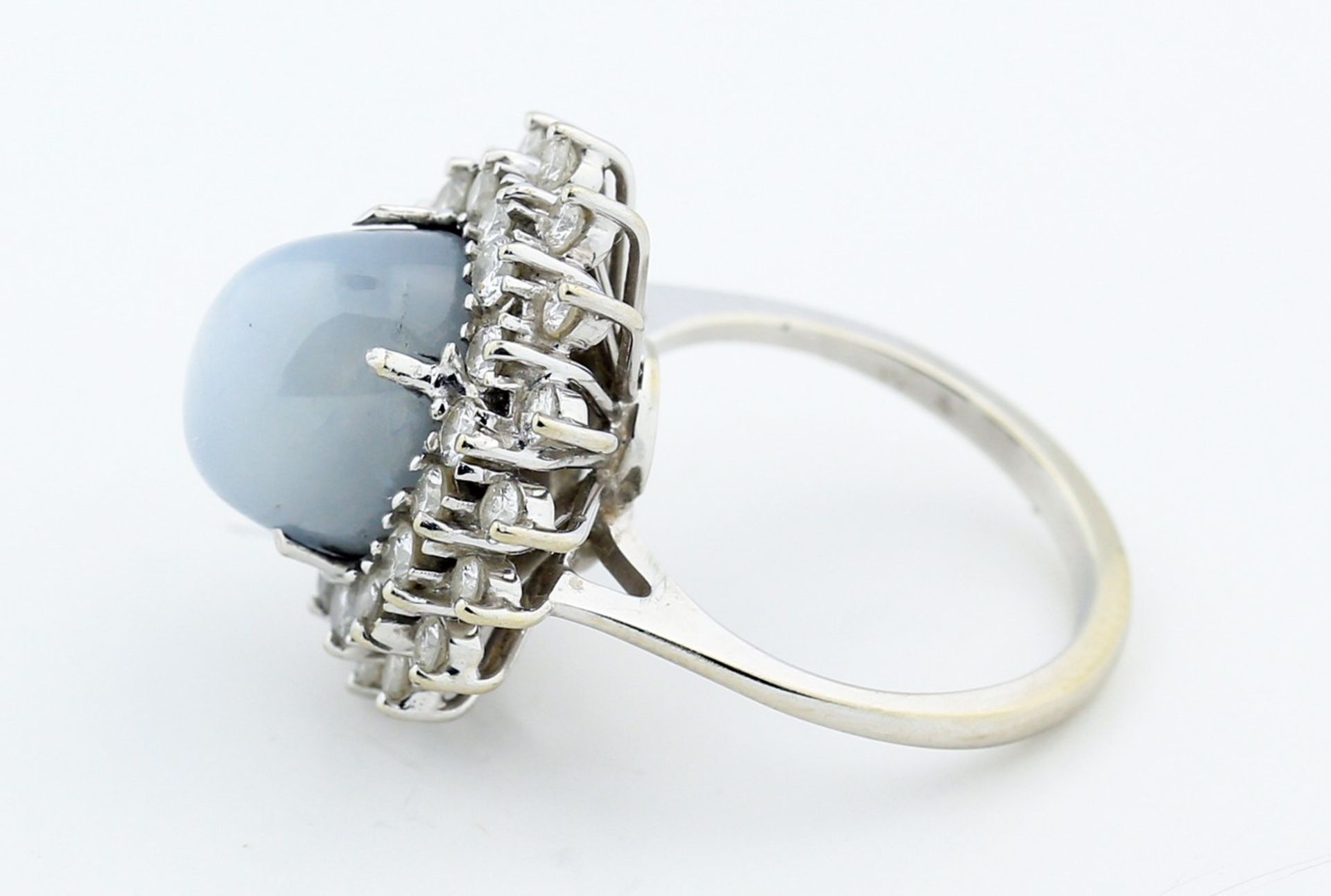 STAR SAPPHIRE AND DIAMOND RING Star Sapphire and Diamond Ring Centering on a star sapphire - Image 3 of 4