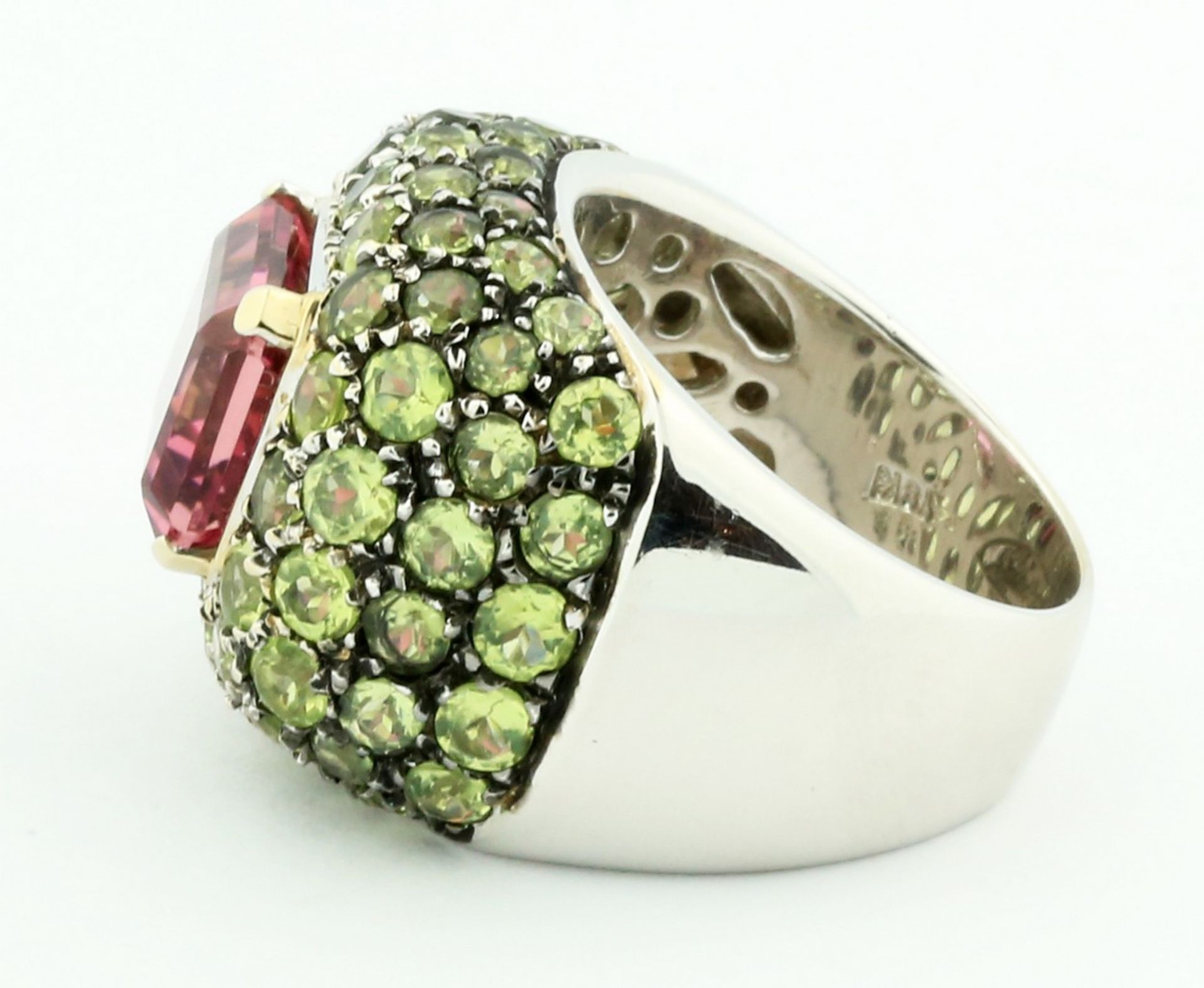 SALAVETTI, GEM-SET RING Centered an emerald-cut pink tourmaline, surrounded by pave-set round - Image 5 of 5