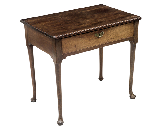 AN 18th CENTURY MAHOGANY SIDE TABLE, the moulded rectangular top above a deep frieze drawer,