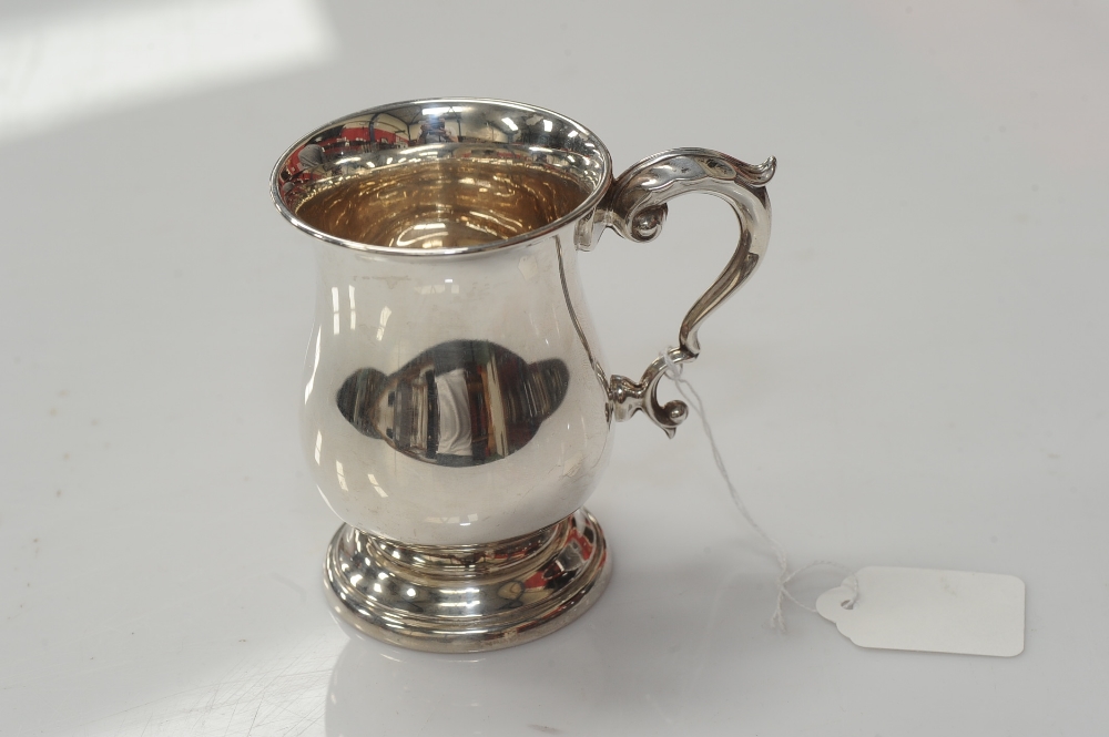 PLEASE NOTE: THIS TANKARD IS BIRMINGHAM 1971, NOT 1921. A George V silver baluster shaped tankard