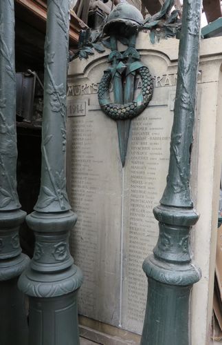Monument aux morts 1914-1918 en bois peint.