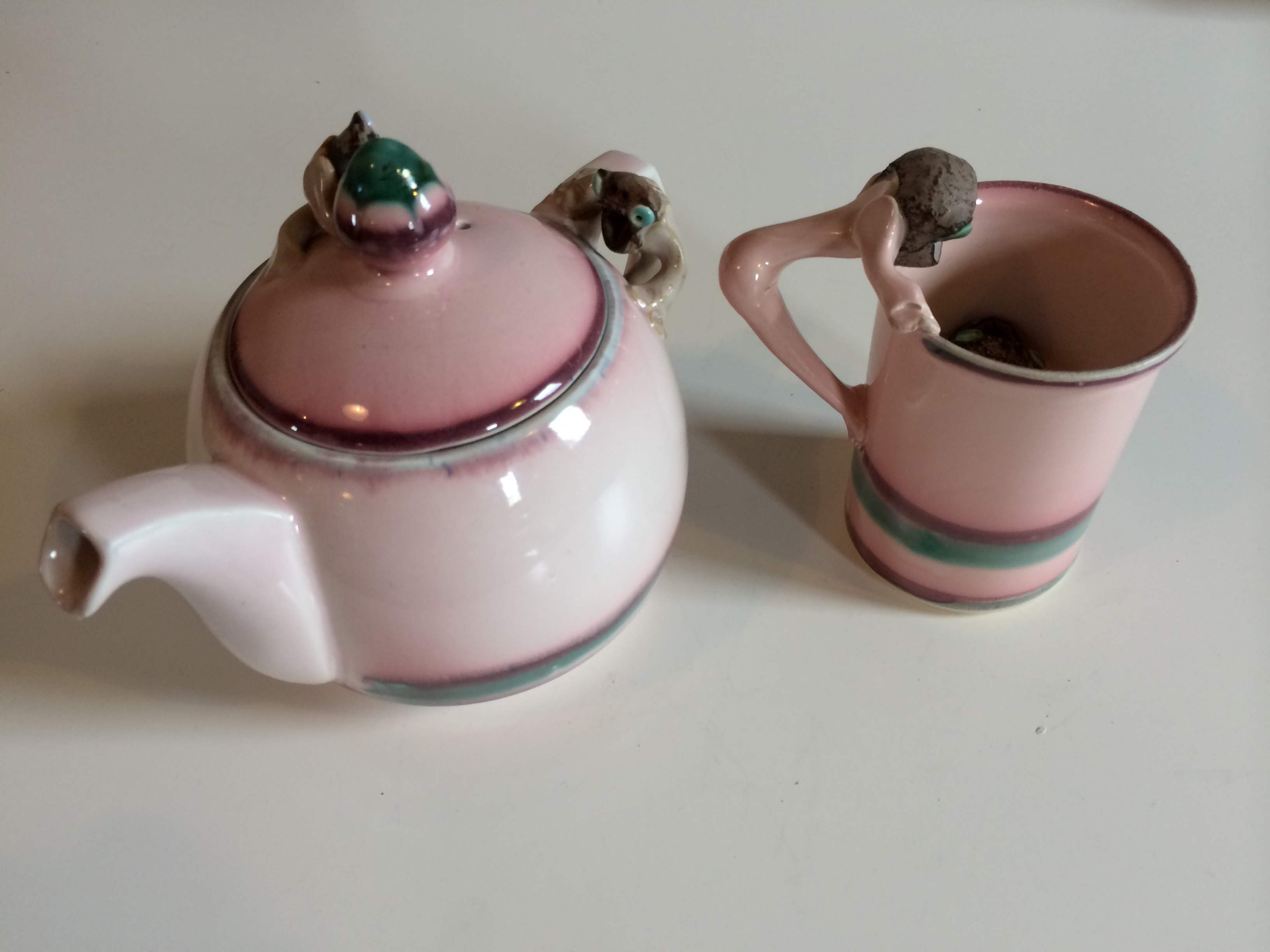 Dara handmade stoneware frog design Tea Pot and Mug