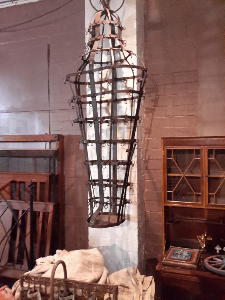 A full size gibbet cage built to contain a person. Originally made as a torture device, or to - Image 2 of 2