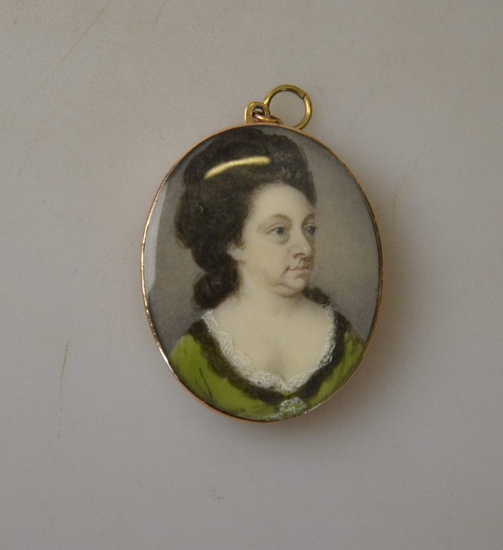 A small rectangular Georgian mourning brooch having black and white enamel scene of an urn beneath a - Image 2 of 5