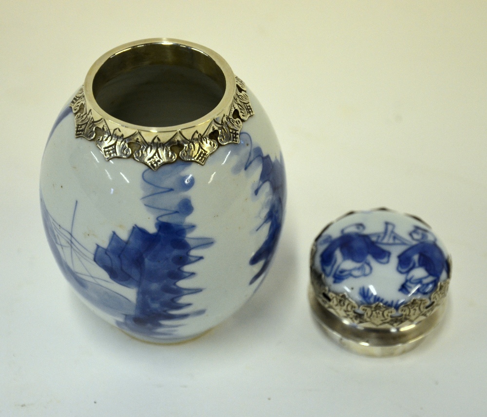 A Chinese blue and white small ovoid tea caddy and cover, Kangxi (1662-1722), the body decorated - Image 3 of 3