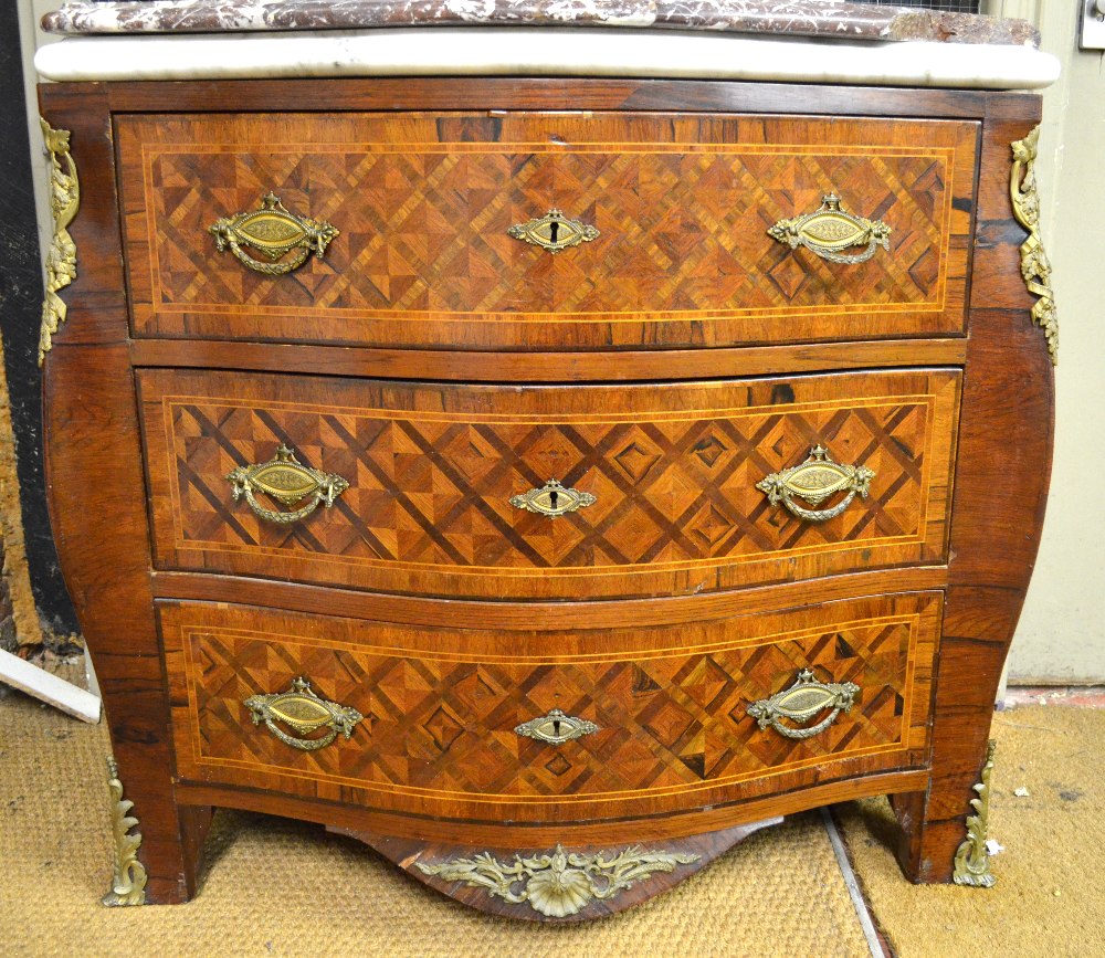 A late 18th century serpentine form chequer marquetry inlaid rosewood/kingwood marble topped