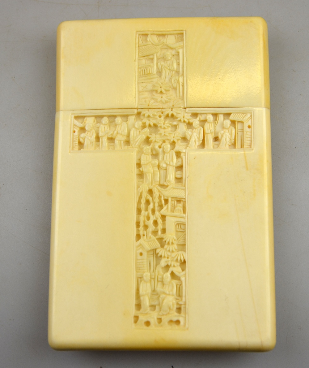 A Chinese 19th century Canton ivory card case, the plain case carved with a cross of figures and - Image 2 of 4