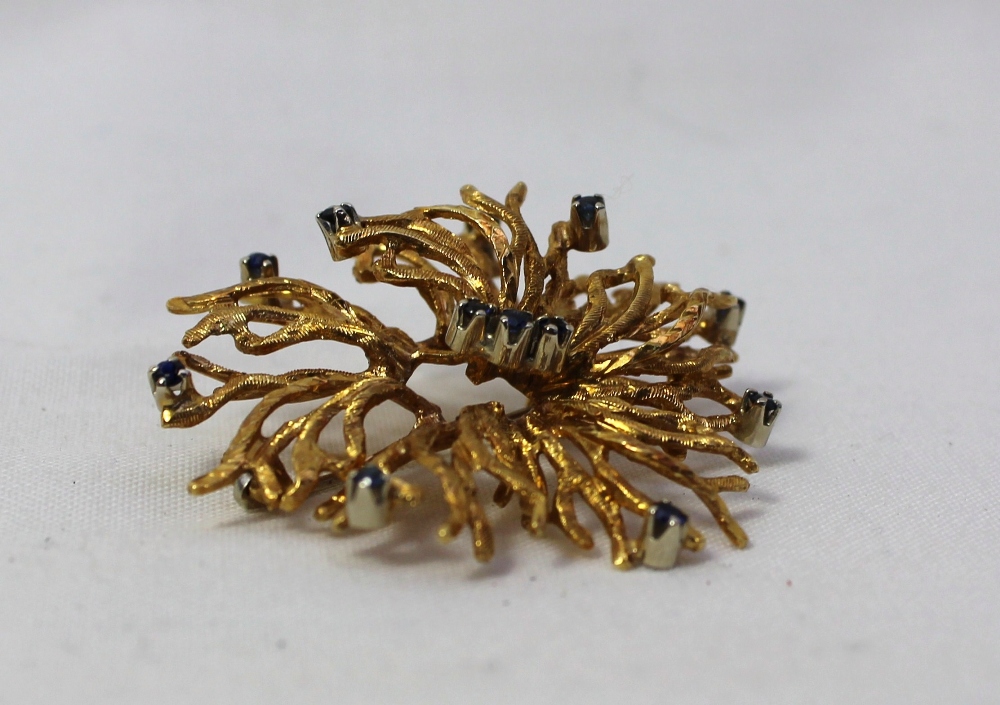 An 18ct yellow gold brooch of naturalistic form set with twelve sapphires approximately 13 grams - Image 2 of 5