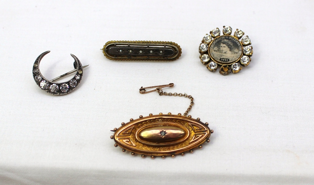 A yellow metal brooch of pointed oval form together with three other brooches - Image 2 of 2