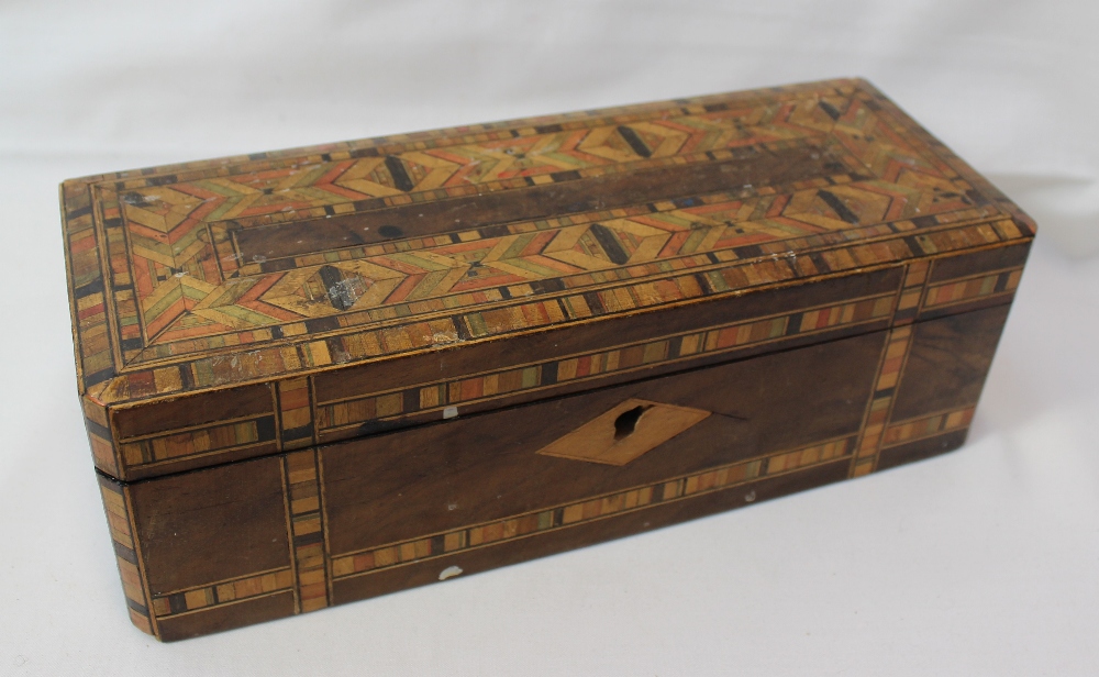 An Edwardian parquetry inlaid glove box,together with a travelling inkwell, a snuff box and a pair - Image 2 of 4