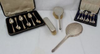 A set of six George VI silver rat tail pattern grapefruit spoons, Sheffield, 1939 (cased) together