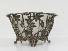A Victorian silver Bon Bon dish decorated with oak leaves and acorns, London, 1850, 327 grams with