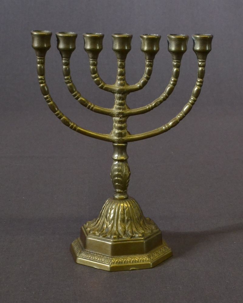 Kerzenleuchter Menora aus Messing  7- armiger jüdischer Kerzenleuchter aus Messing, Sockel mit
