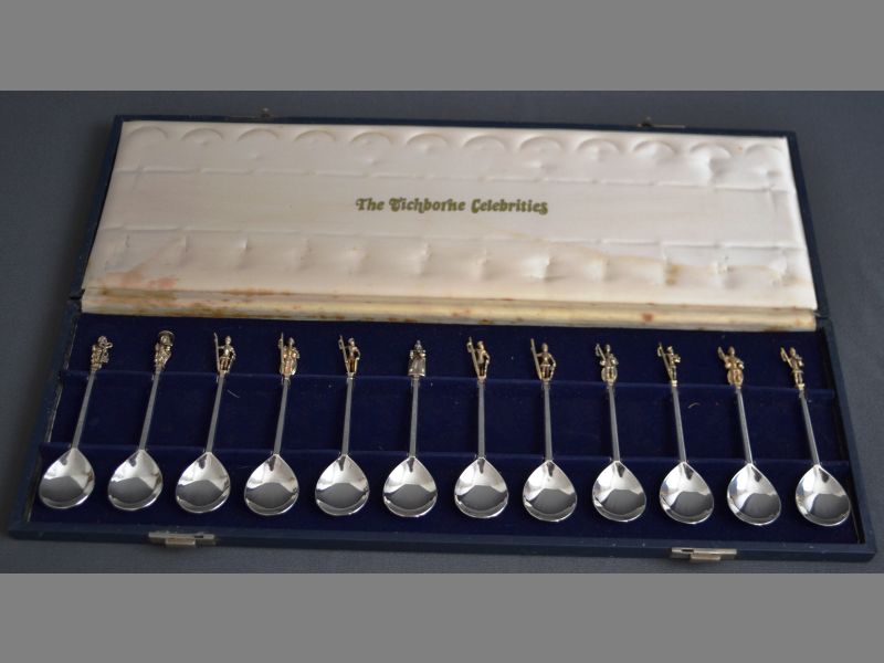A SET OF TWELVE STERLING SILVER SPOONS THE TICHBORNE CELEBRITIES in presentation case, 274g, (12).