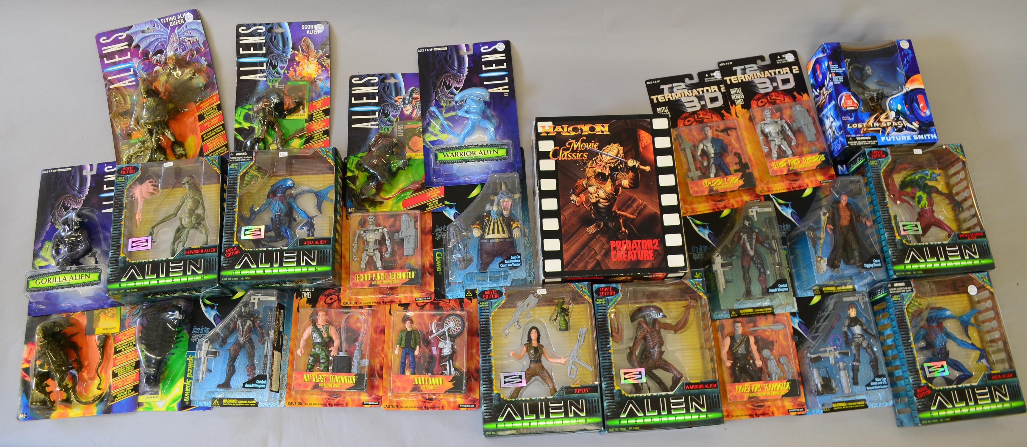 TV related action figures: seven Kenner Aliens; five McFarlane Spawn The Movie; five Kenner