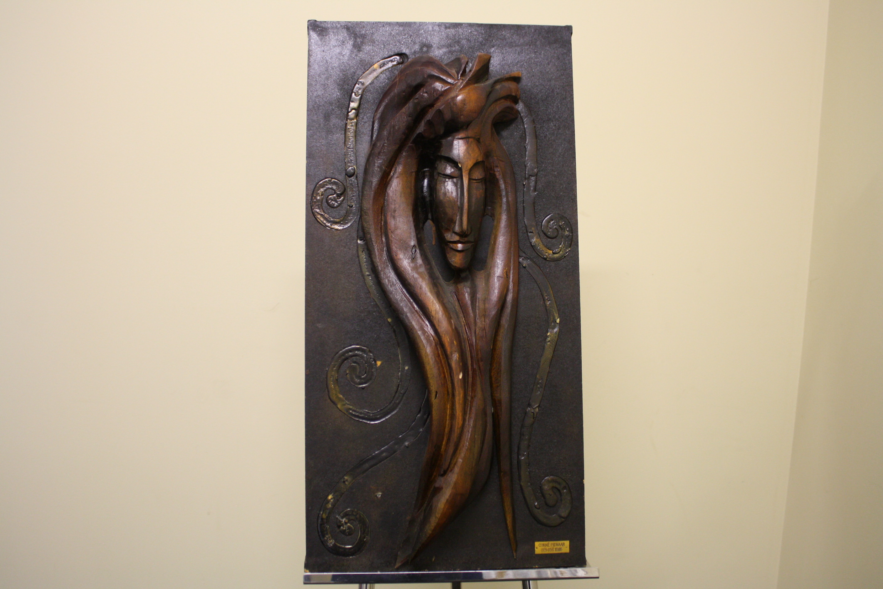 This is a Timed Online Auction on Bidspotter.co.uk, Click here to bid.  Corné Pienaar Wood - Image 2 of 2