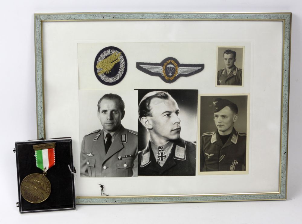 Militärfotos im Rahmen u. Medaille  Posten von 4 versch. formatigen SW- Portraitaufnahemn von