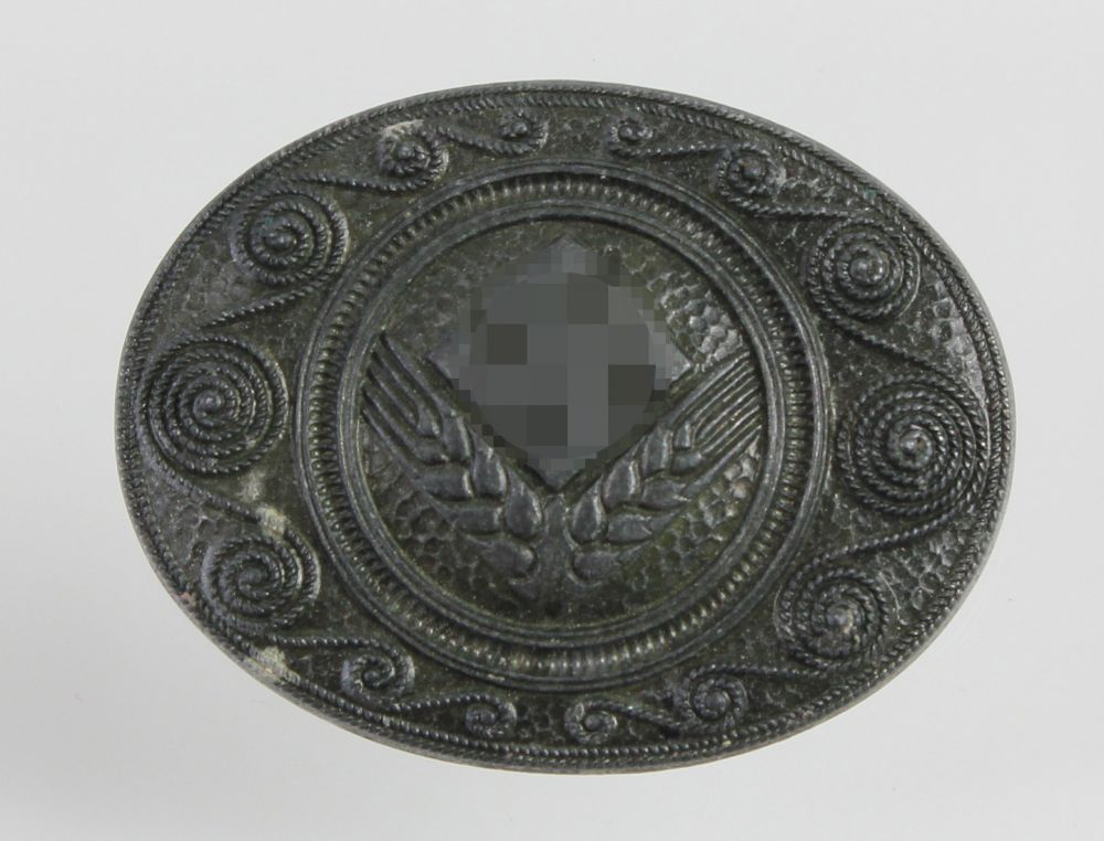 Brosche weiblicher Reichsarbeitsdienst  Metall dunkel brüniert, ovale Form mit reliefiertem