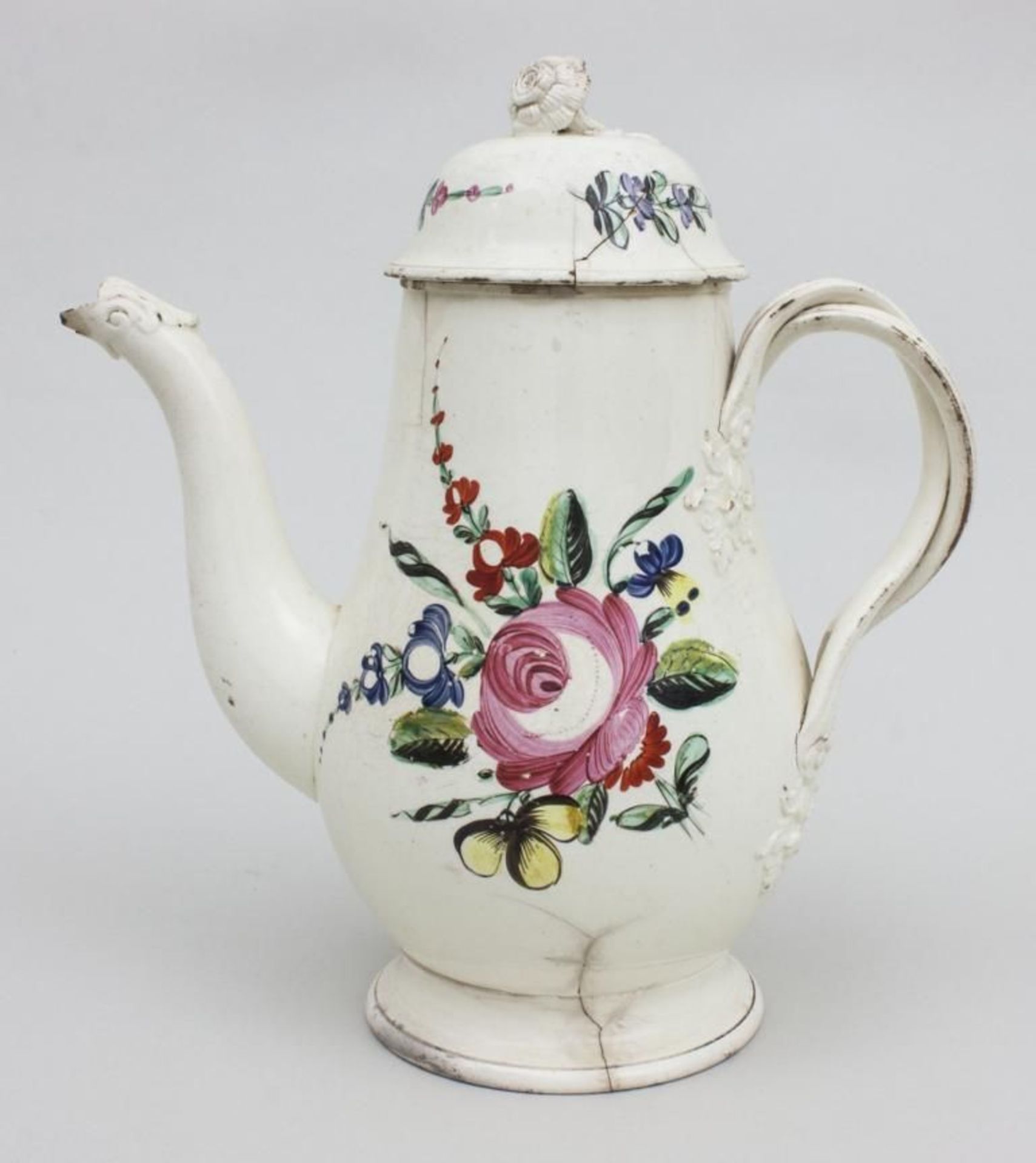 Cremeware coffee pot/Kaffeekanne, Leeds, um 1760  auf rundem Stand birnenförmige Kanne mit gewölbtem