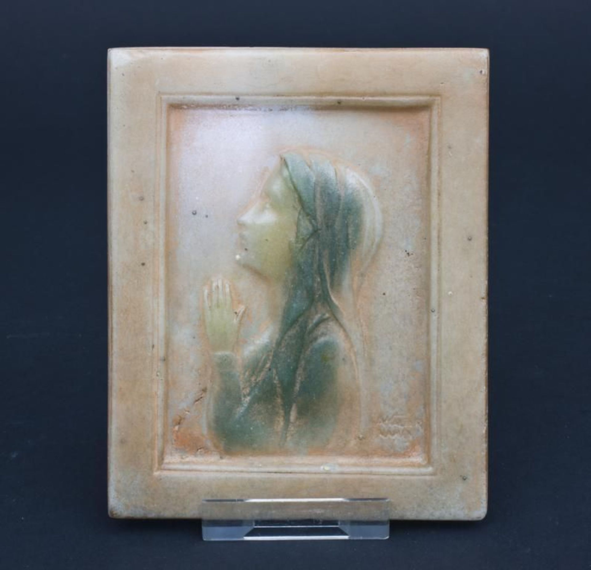 Maria, Amalric Walter, Nancy, um 1910  rechteckige Platte mit reliefierter Darstellung der