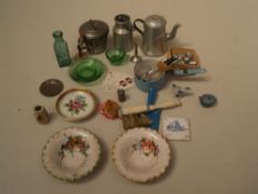 Mixed lot  -dolls' kitchen- about 30 parts, mostly dishes etc., sheet metal, porcelain, ceramics,
