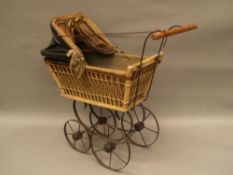 Carriages - 1900, iron wheels, basket, canopy with light damage, approx 58x62x30cm    Starting