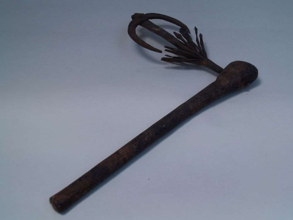 Voodoo ceremonial ax - Benin Fon, thunder and lightning, iron, wood with crack, approximately 49cm