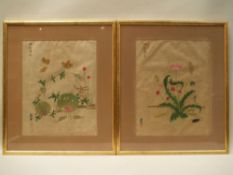 Paar Seidenmalereien - Glückverheißende Motive: Blüten bzw. Früchte mit Getier,Aufschrift und