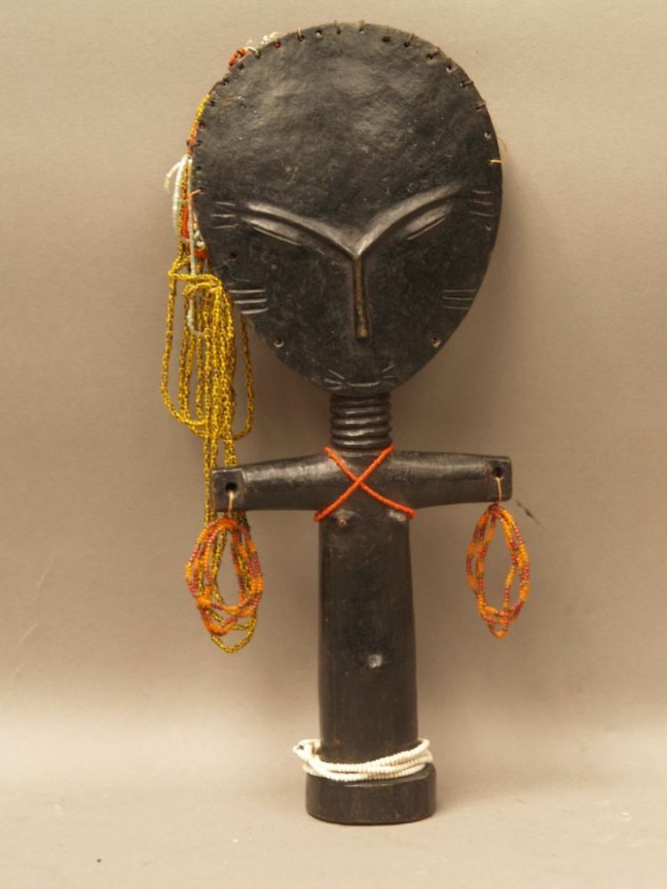 Ashanti fetish figure - Ghana, with beads, approx 24.5cm H., thereto certificate L.Heubel Munich