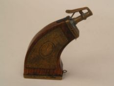Wooden Powder Flask - 18th / 19th century, wood / brass, fine engraving, slight signs of age, H.ca.