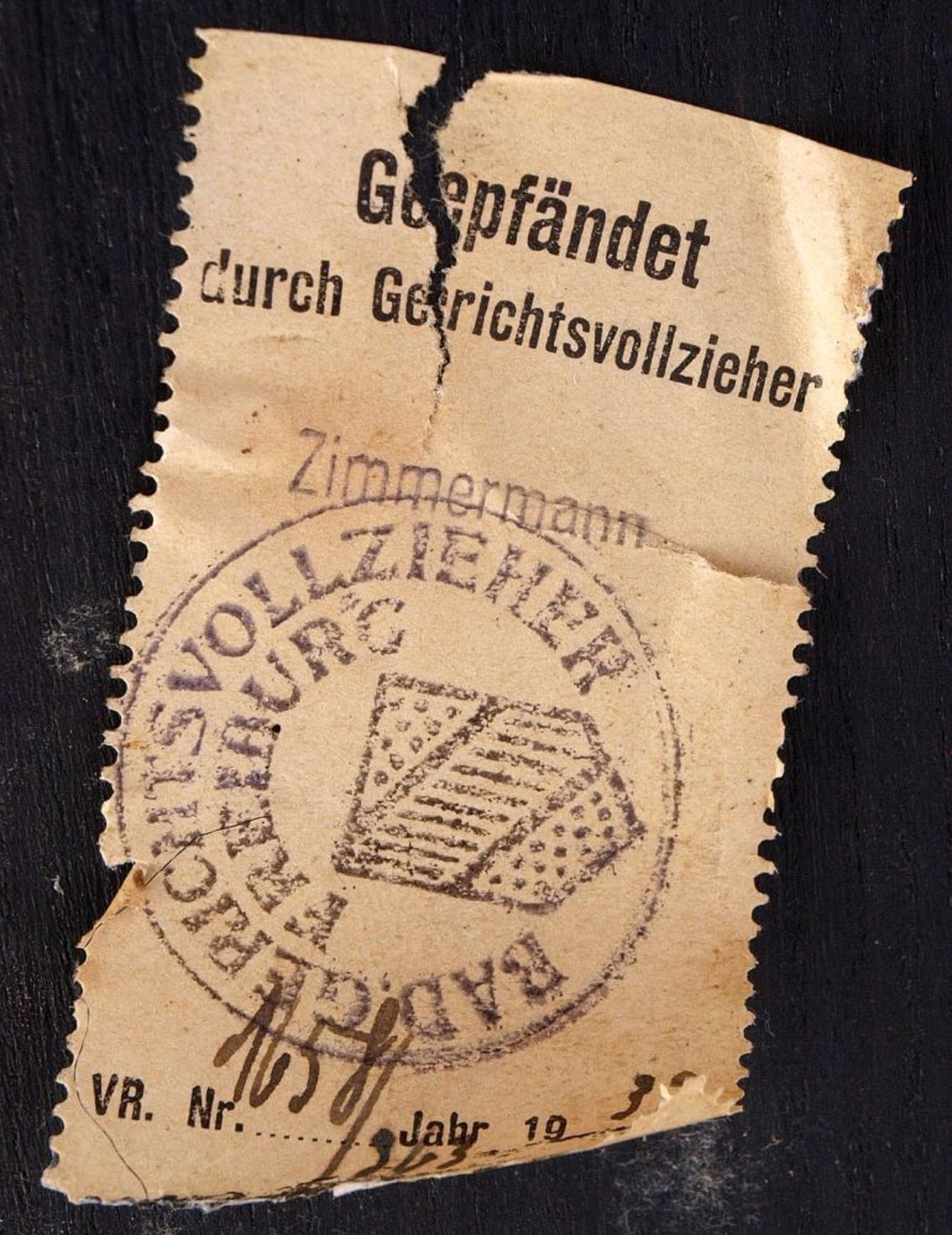 Filmkamera, 1910/20 Holzgehäuse. H.20,5cm. Kurbel fehlt.    Aufrufpreis: 80 - Bild 5 aus 5