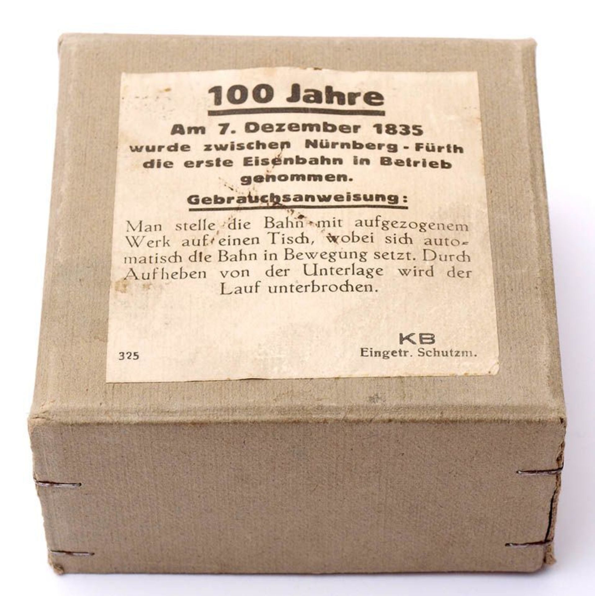 Ludwigsbahn, Karl Bub, 1935 Blech, farbig lithographiert. Uhrwerkantrieb (intakt). Durchm.7cm. Im - Bild 3 aus 4