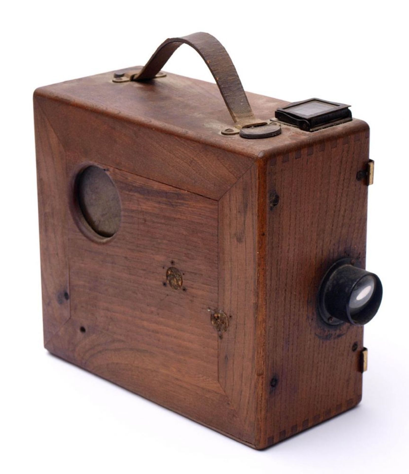 Filmkamera, 1910/20 Holzgehäuse. H.20,5cm. Kurbel fehlt.    Aufrufpreis: 80