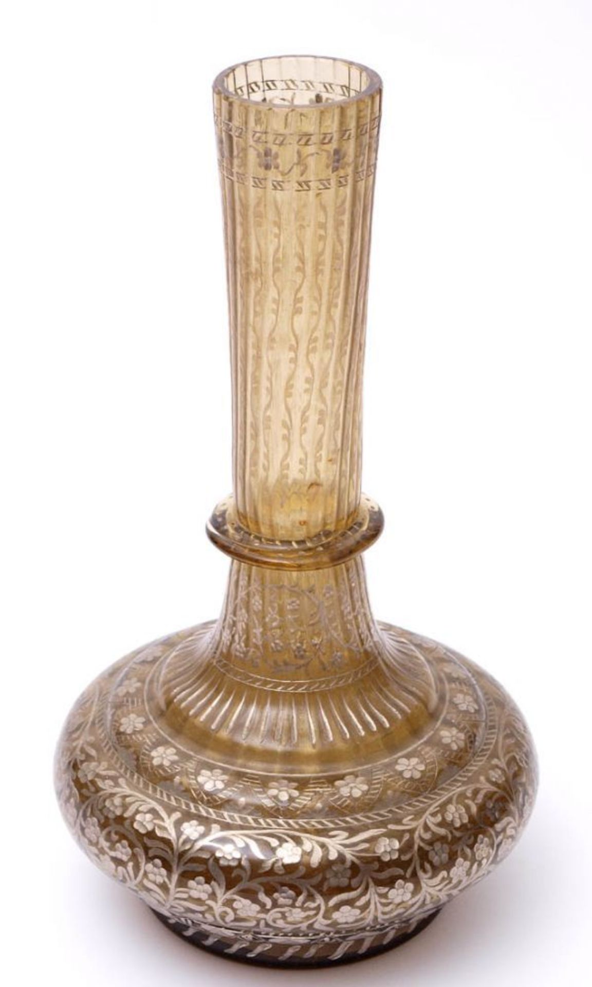 Vase, wohl Köln-Ehrenfeld, 2. Hälfte 19.Jhdt. Linsenförmiger, gegliederter Korpus. Gerippter