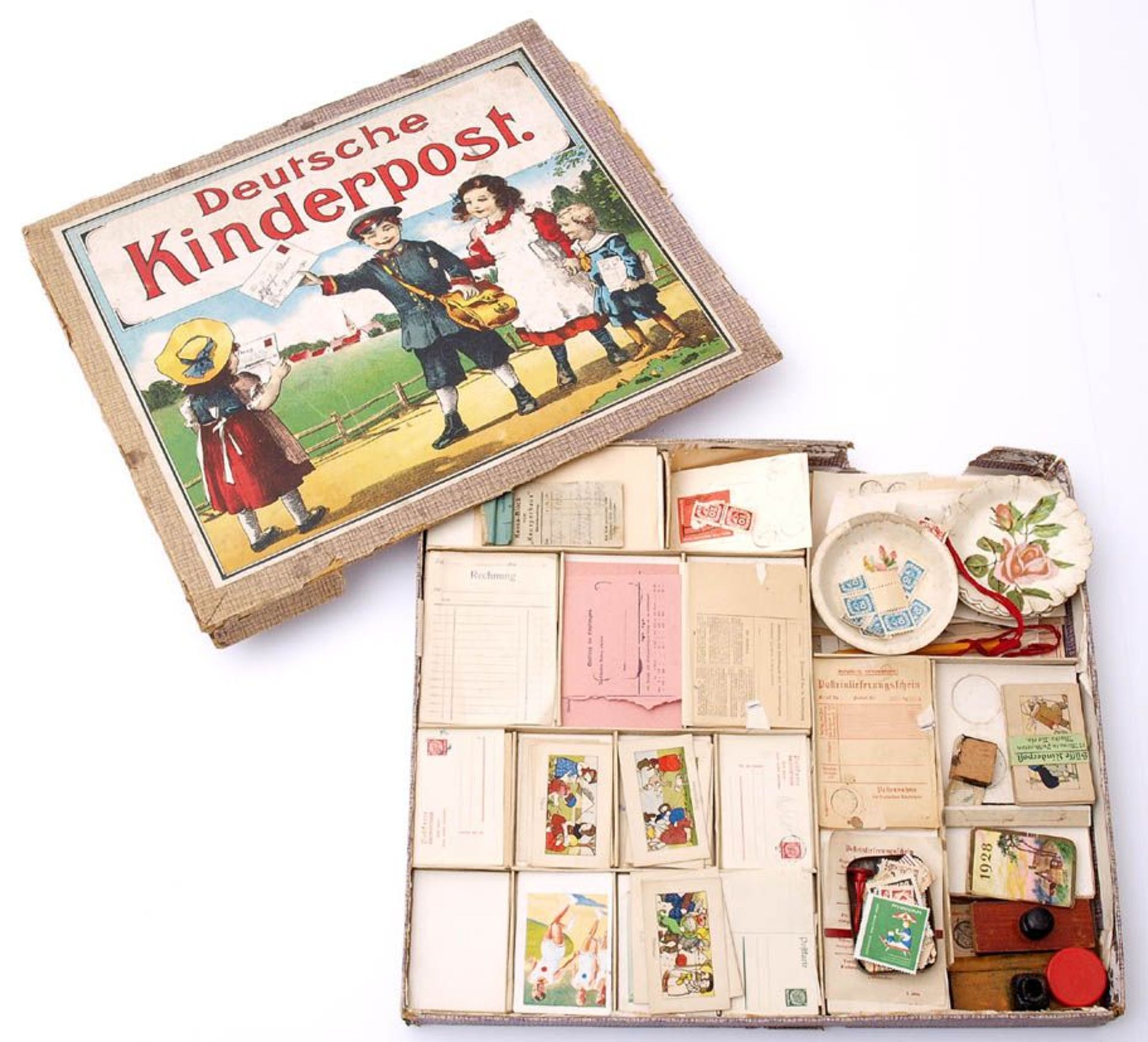 Deutsche Kinderpost, um 1900 Mit zahlreichen Formularen, Karten, Löschwiege, Miniaturtintenfass,