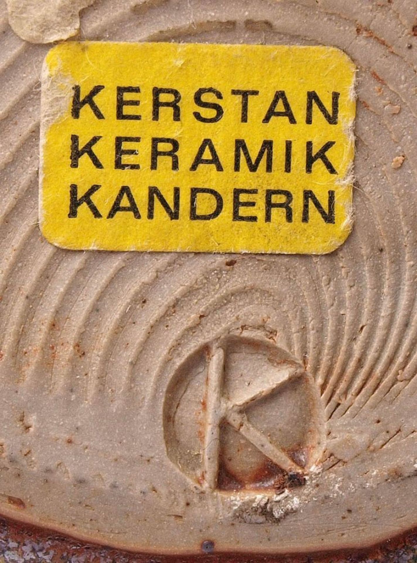 Kürbisvase, Kerstan, Kandern Oxydglasur über braunem Fond. Pressmarke, originales Etikett. H.20cm. - Bild 2 aus 2